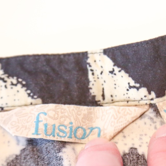 Fusion Black & Ivory Geometric Print Tunic Top | XXL - Picture 12 of 13